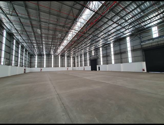 3,300M² WAREHOUSE TO LET IN ISANDO